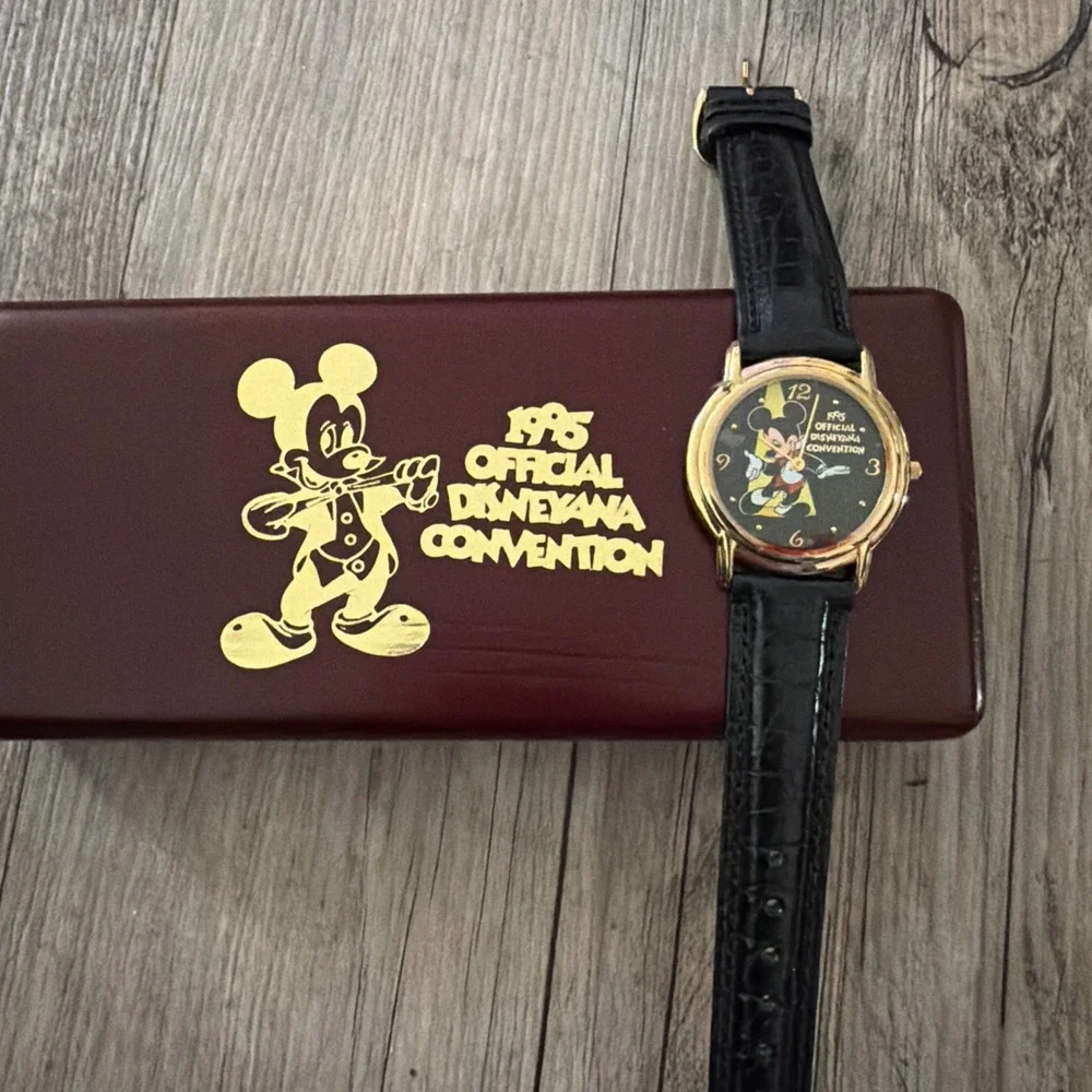 1995 Official Disneyana Convention Watch Mickey Limited Edition 2041/3000 NIB